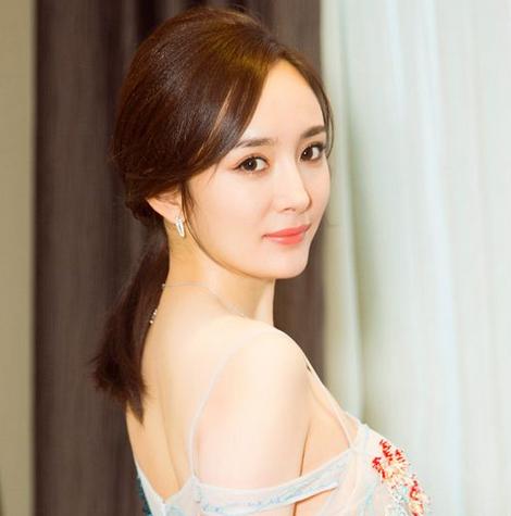 三生三世杨幂的八字刘海软萌仙 发际线也被隐藏起来