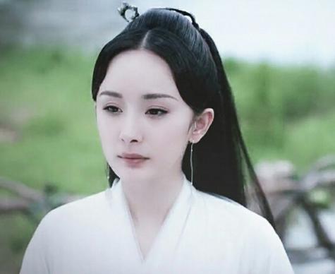 三生三世杨幂的八字刘海软萌仙 发际线也被隐藏起来