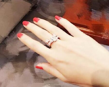 美甲2017新款图片红色：情人节就靠这抹“幸福红”招桃花！