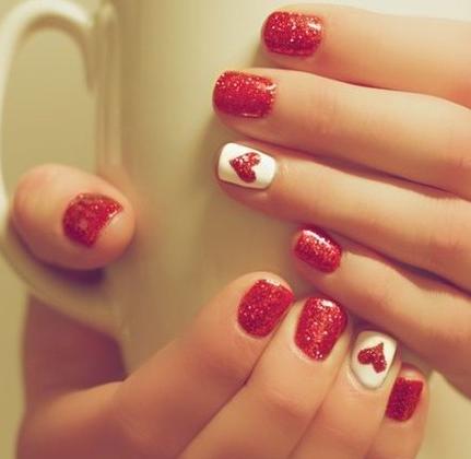 美甲2017新款图片红色：情人节就靠这抹“幸福红”招桃花！