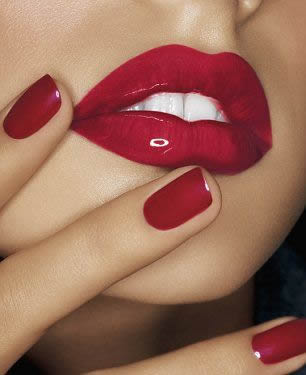 美甲2017新款图片红色：情人节就靠这抹“幸福红”招桃花！