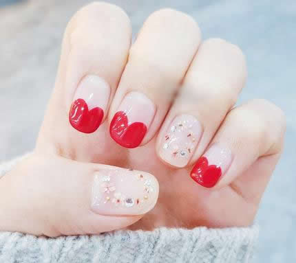 2017新款春季美甲图片 简约清新的美甲和春天更搭哦