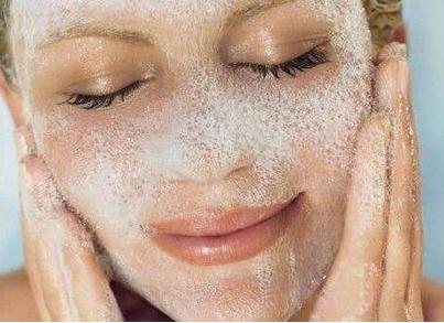 面部毛孔粗大怎么办