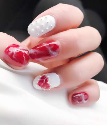 美甲图片2017新款式 浪漫情人节靠这款美甲斩男神