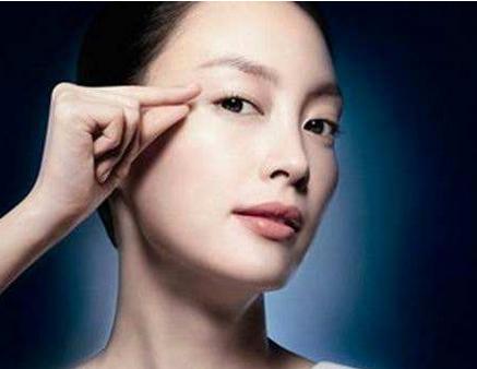 贴眼膜之前要涂眼霜吗 贴眼膜之前要涂眼霜吗