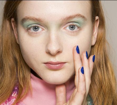 2017最新妆容流行趋势 伦敦时装周糖果妆成潮流趋势