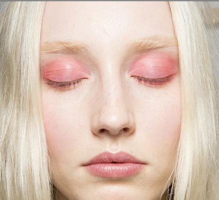 2017最新妆容流行趋势 伦敦时装周糖果妆成潮流趋势