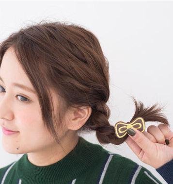 怎么扎辫子漂亮又简单 减龄漂亮的双辫子编发教程