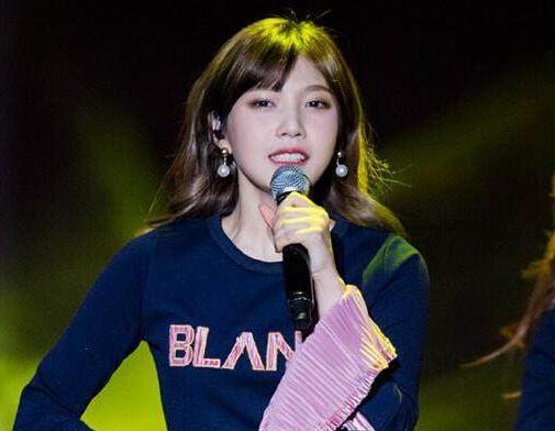 2017年流行女生发型图片欣赏