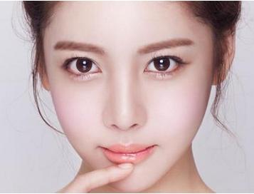 淡化唇纹的小妙招 教你6个最有效的护唇方法