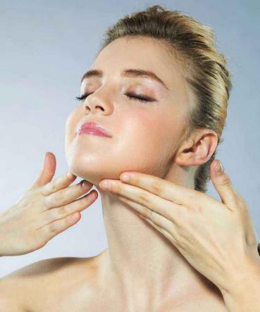 怎样去除脖子上的颈纹