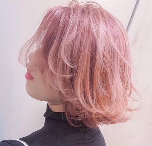 2017流行发型女短卷发