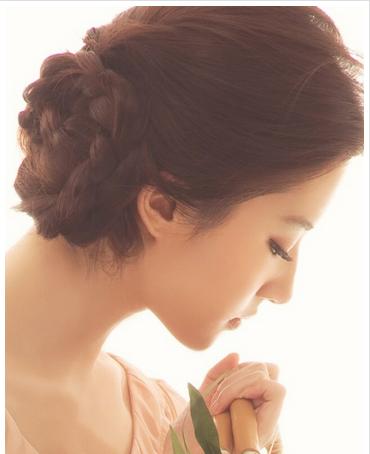 怎样扎丸子头简单好看 怎样扎丸子头简单好看