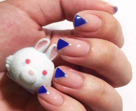 女性指甲怎么修好看