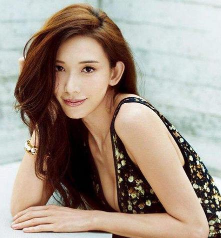 杨幂发际线被吐槽 女神发际线应该这样分