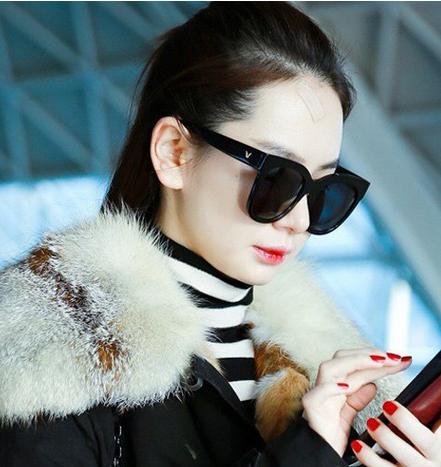 blingbling的水晶唇真心美 学明星化好唇妆为颜值加分