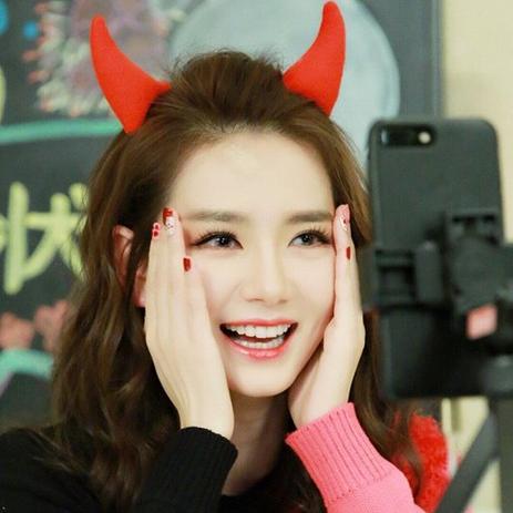 blingbling的水晶唇真心美 学明星化好唇妆为颜值加分