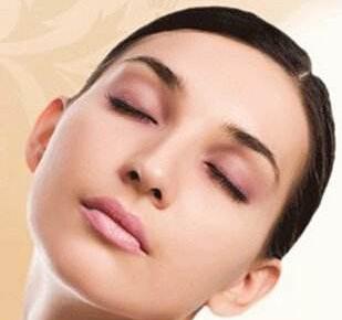 鼻翼上长痘痘怎么办