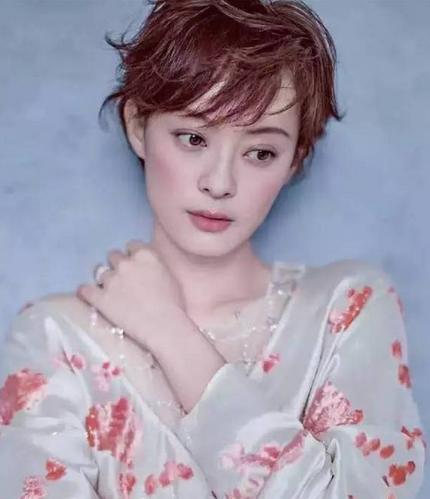 发际线高适合什么发型