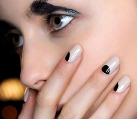 简单好看的美甲图片