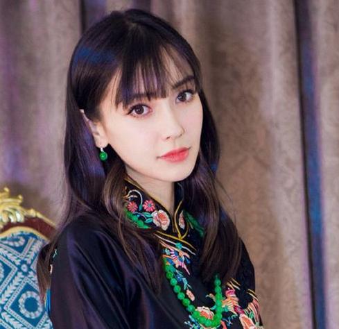 唐嫣换新发型了？唐嫣齐刘海短发真心显嫩