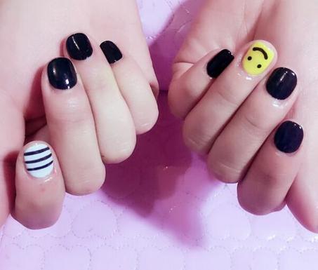 皮肤黑适合什么颜色的指甲油