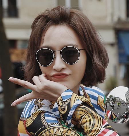 张俪朱镇模恋情曝光 长脸御姐百变短发减龄似少女