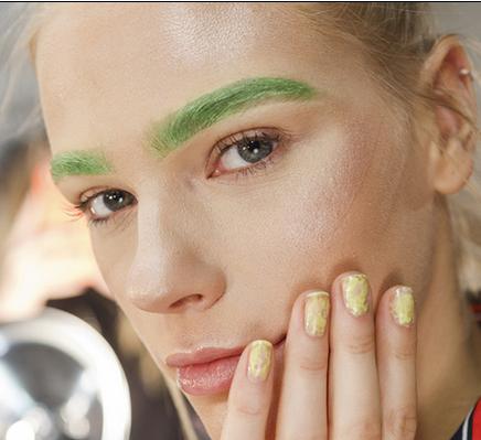 2017年秋冬纽约时装周 眼线新画法惊艳全世界