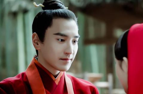 高圆圆赵又廷恩爱温馨接地气 女神气质穿搭依旧这么美