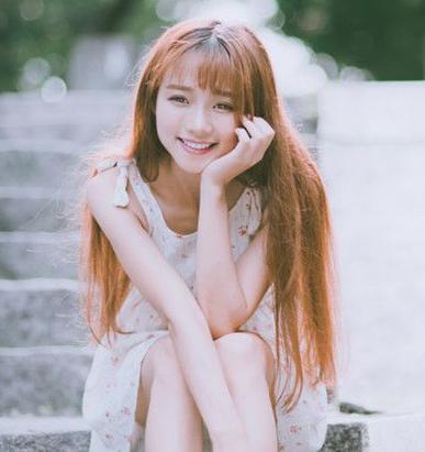 圆脸适合什么中长发型