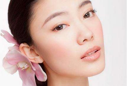 卸脸妆步骤的先后顺序 卸脸妆步骤的先后顺序