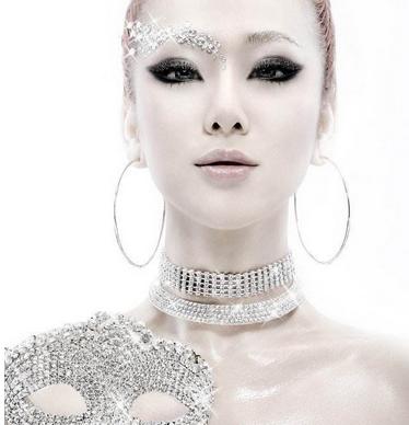 卸脸妆步骤的先后顺序 卸脸妆步骤的先后顺序