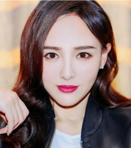 玛丽莲梦露经典红唇妆 2017用开运红唇点缀好运气