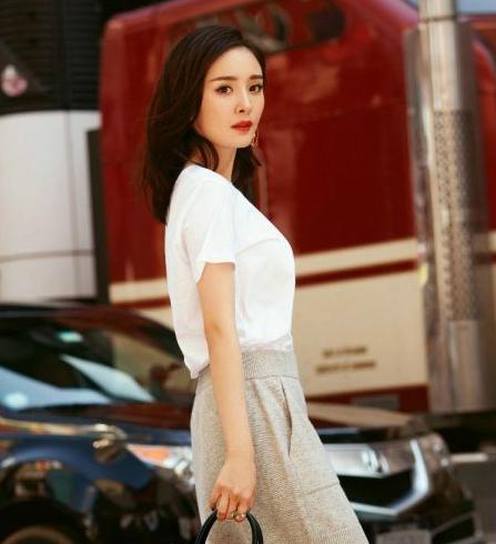 古力娜扎又换新发型了？难道中长发是2017年流行趋势