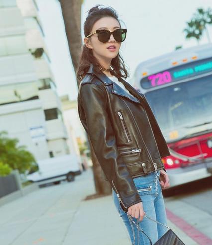 景甜扎上减龄丸子头颜值开挂 一路美出新高度