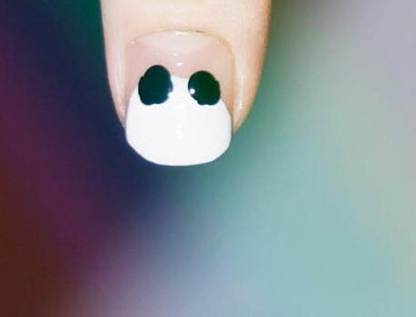 可爱美甲造型设计图片 做小熊猫指甲油教程