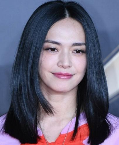 赵丽颖轮廓玫瑰唇成美妆新潮流 妆容惊艳到爆