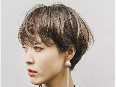 2017年短发流行款图女