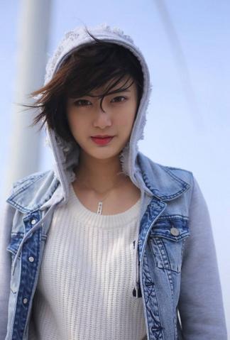 日系清新风短发经典不败 挑染是日系短发的一大亮点