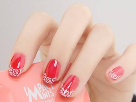 学会指甲搭配法则 巧妙搭配颜色让你成时尚焦点 学会指甲搭配法则 巧妙搭配颜色让你成时尚焦点