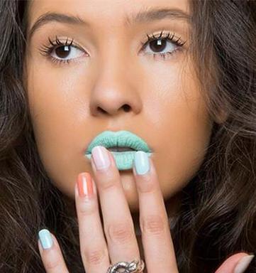 最显手白的指甲油图片