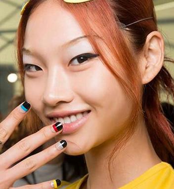 最显手白的指甲油图片