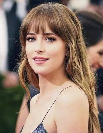 2017最流行的还是微卷发 仙气更有名媛范