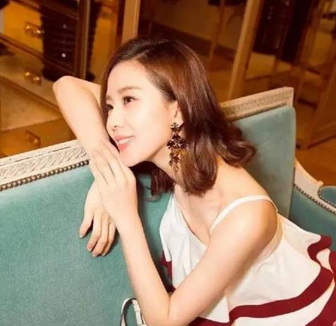 2017最流行的还是微卷发 仙气更有名媛范