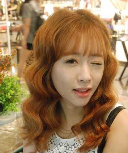 水波纹发型图片中长发