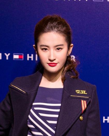 明星妆容大解析 景甜刘亦菲美妆你更喜欢谁？