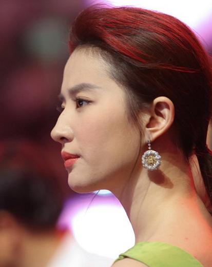 明星妆容大解析 景甜刘亦菲美妆你更喜欢谁？