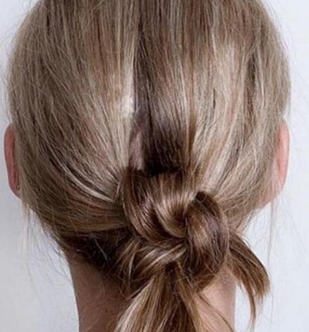 超简单丸子头扎法图解 超简单丸子头扎法图解