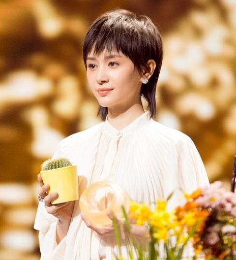 刘海半长不短怎么办