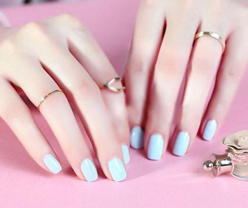 2017最流行的指甲颜色